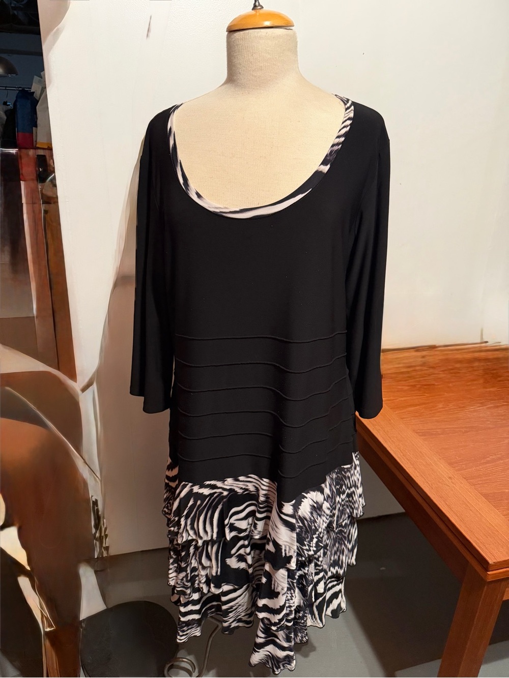 Dress Black/white Ruffles Polyester Blnd Stretch 3/4slv Zipper By Nueva Size 18